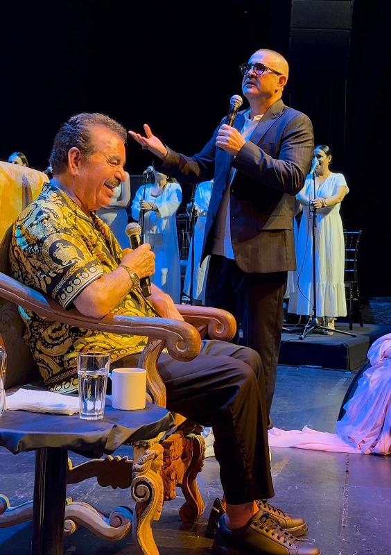 Harbiye'de İmparatora Sevgi Seli!  Harbiye'de İmparatora Sevgi Seli!